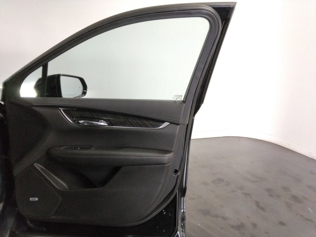 Used 2022 Cadillac XT6 Premium Luxury image 43