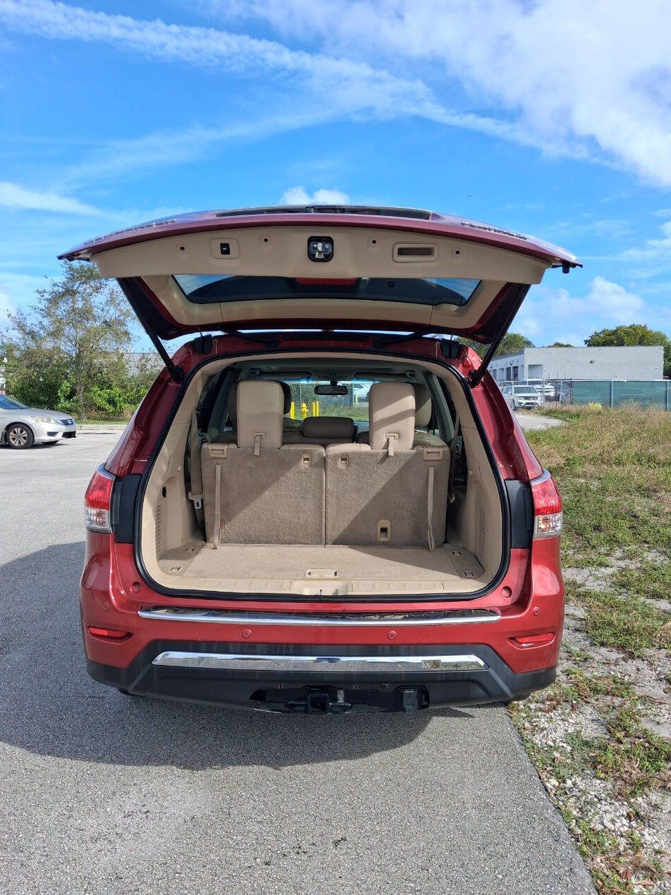 Used 2015 Nissan Pathfinder Platinum FWD image 10