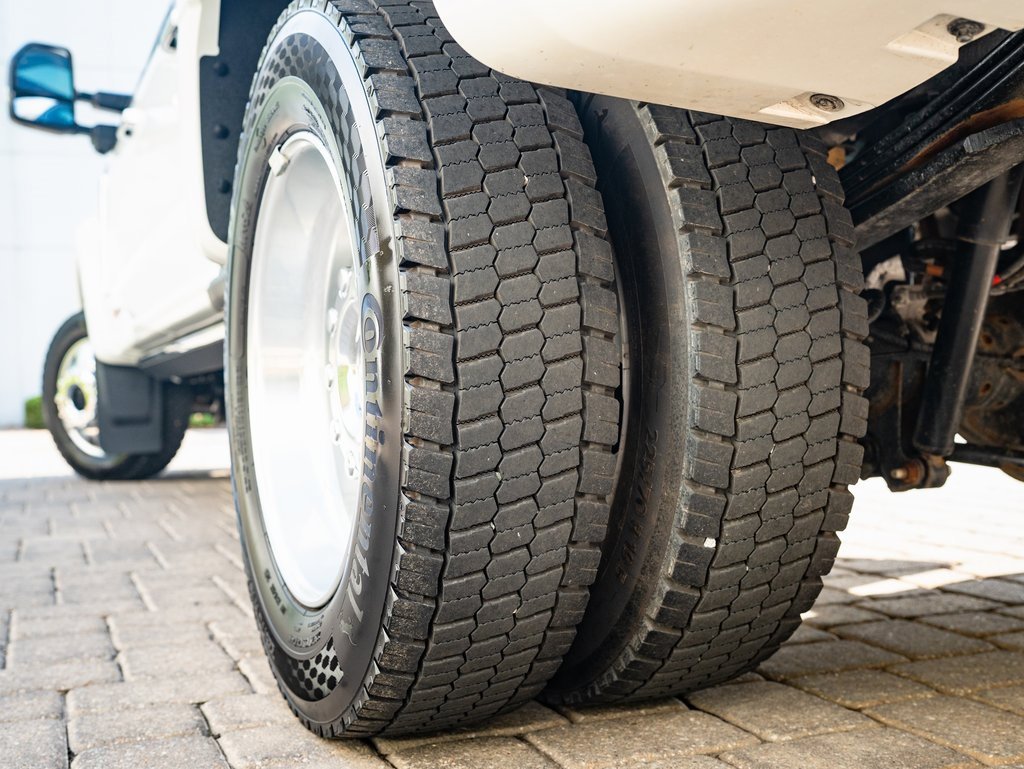 Used 2024 Ford F450 Limited w/ FX4 Off-Road Package image 45