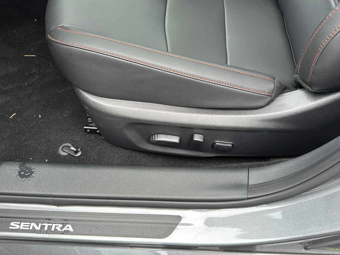 New 2025 Nissan Sentra SR w/ SR Premium Package image 29