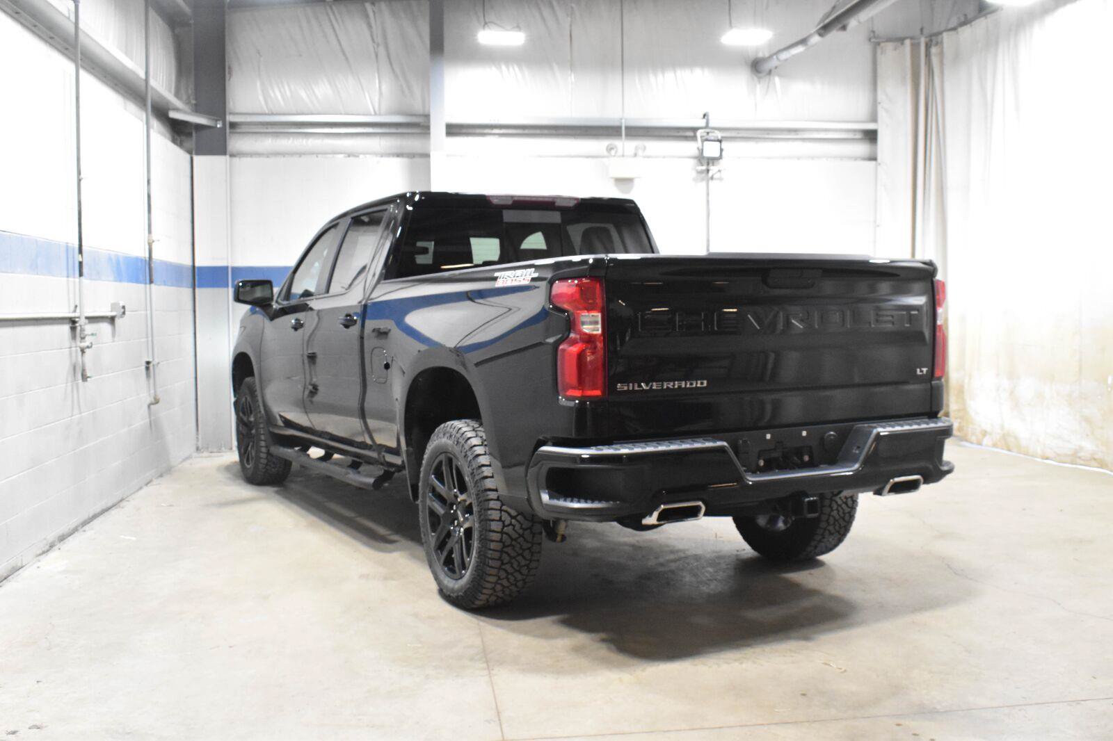 Used 2021 Chevrolet Silverado 1500 LT Trail Boss w/ Convenience Package II AWD/4WD image 22