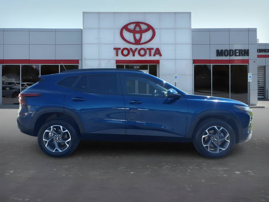 Used 2024 Chevrolet Trax LT w/ Driver Confidence Package FWD image 7
