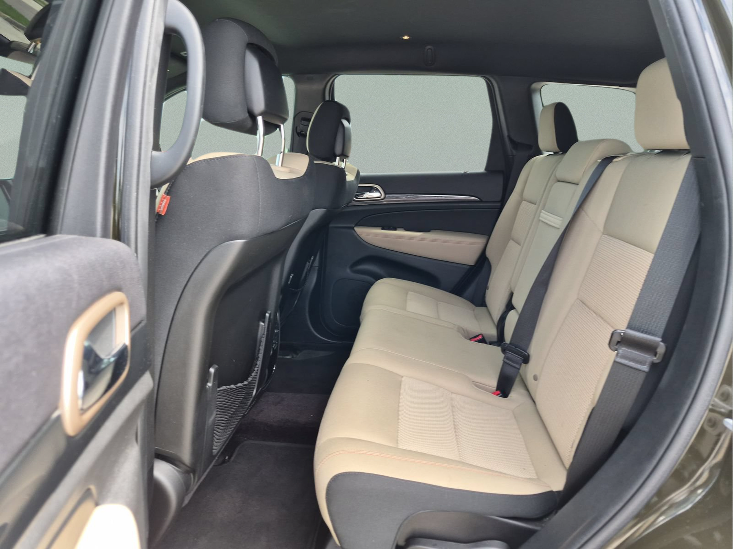 Used 2017 Jeep Grand Cherokee Laredo 75th Anniversary RWD image 17