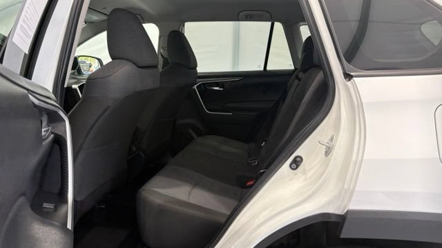 Used 2025 Toyota RAV4 XLE FWD image 17