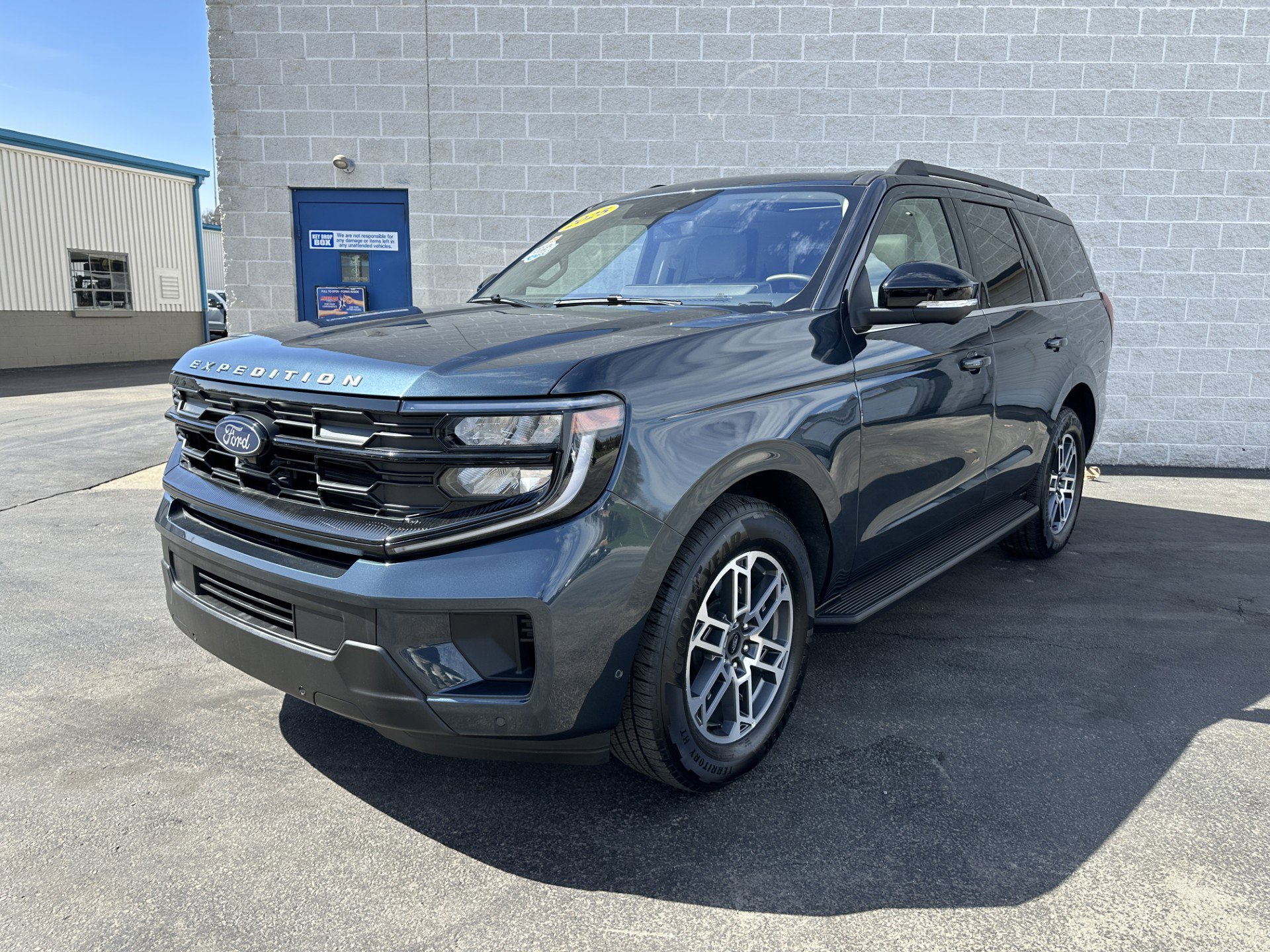 Used 2025 Ford Expedition Active