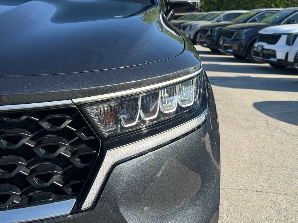Certified 2023 Kia Sorento LX FWD image 4