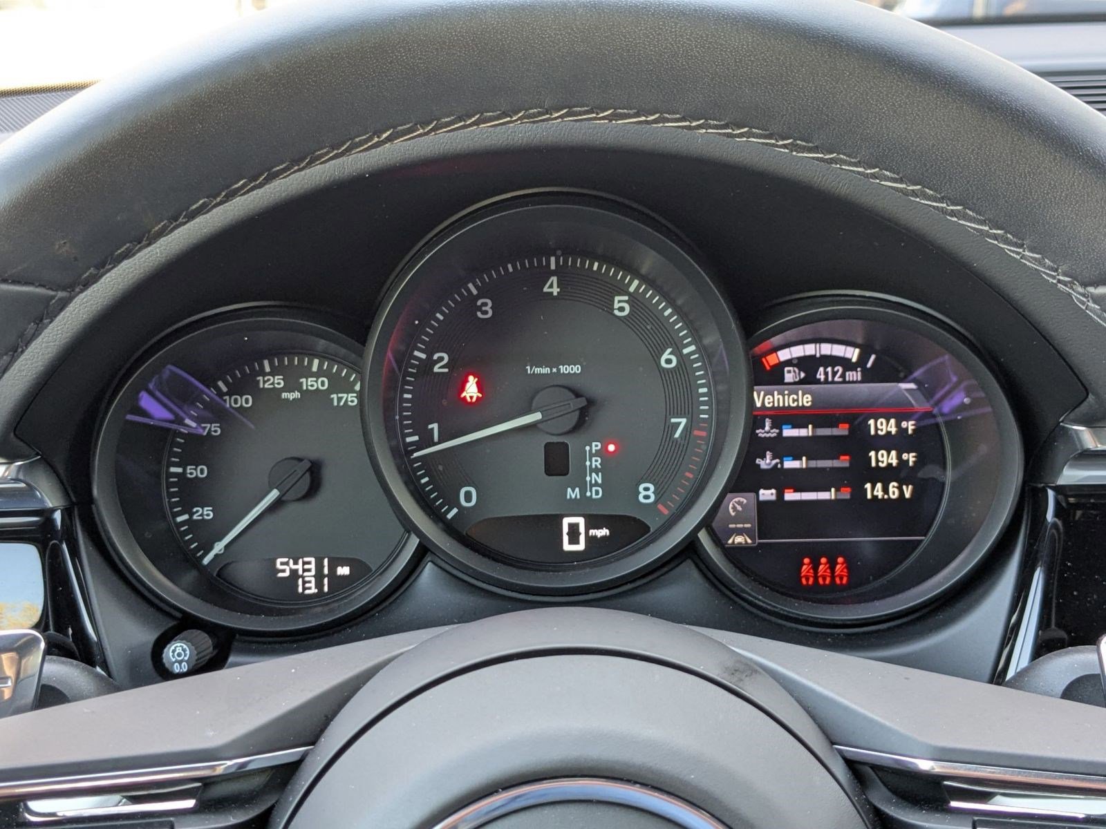 Certified 2025 Porsche Macan image 16