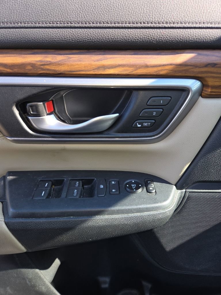 Used 2017 Honda CR-V Touring image 12