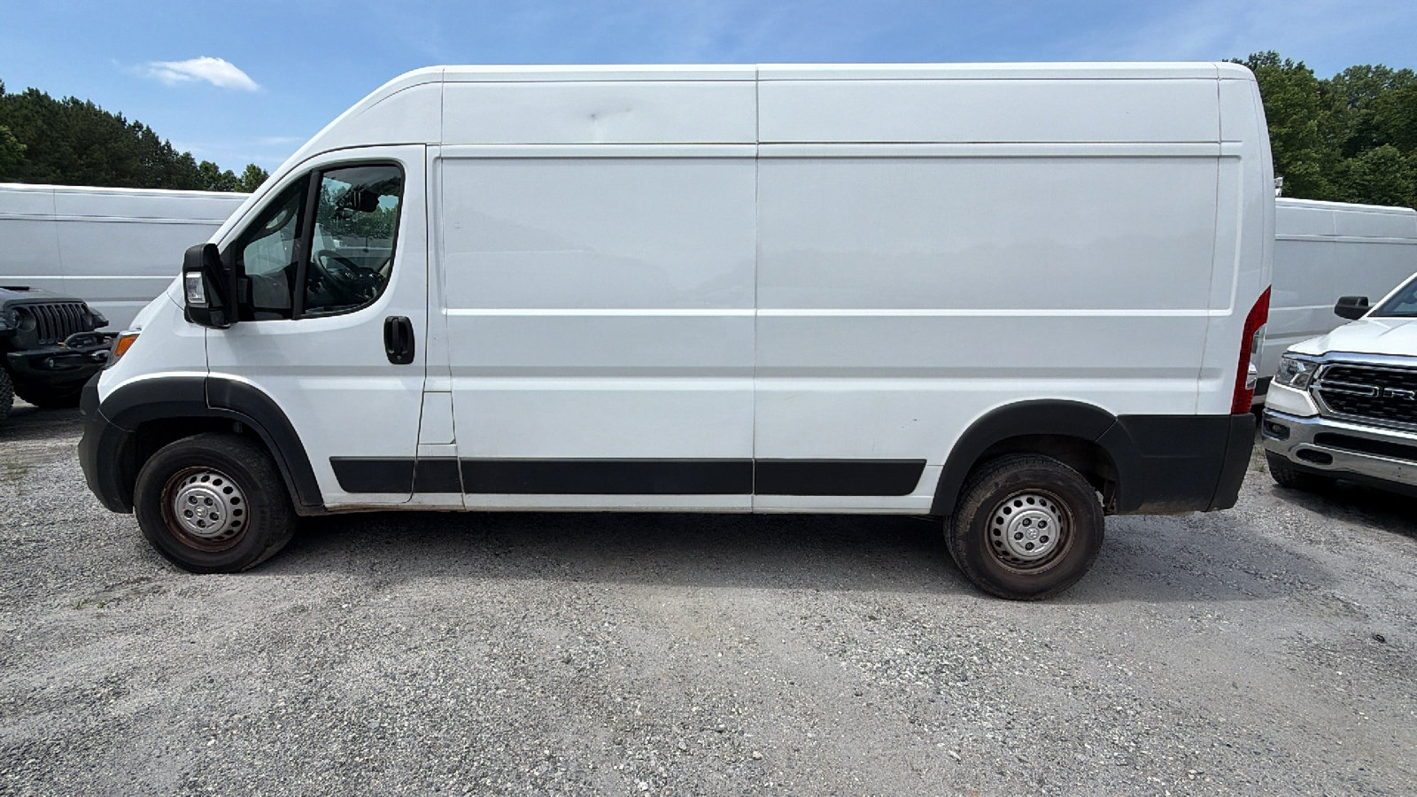 Used 2024 RAM ProMaster 2500 w/ Convenience Group FWD image 11