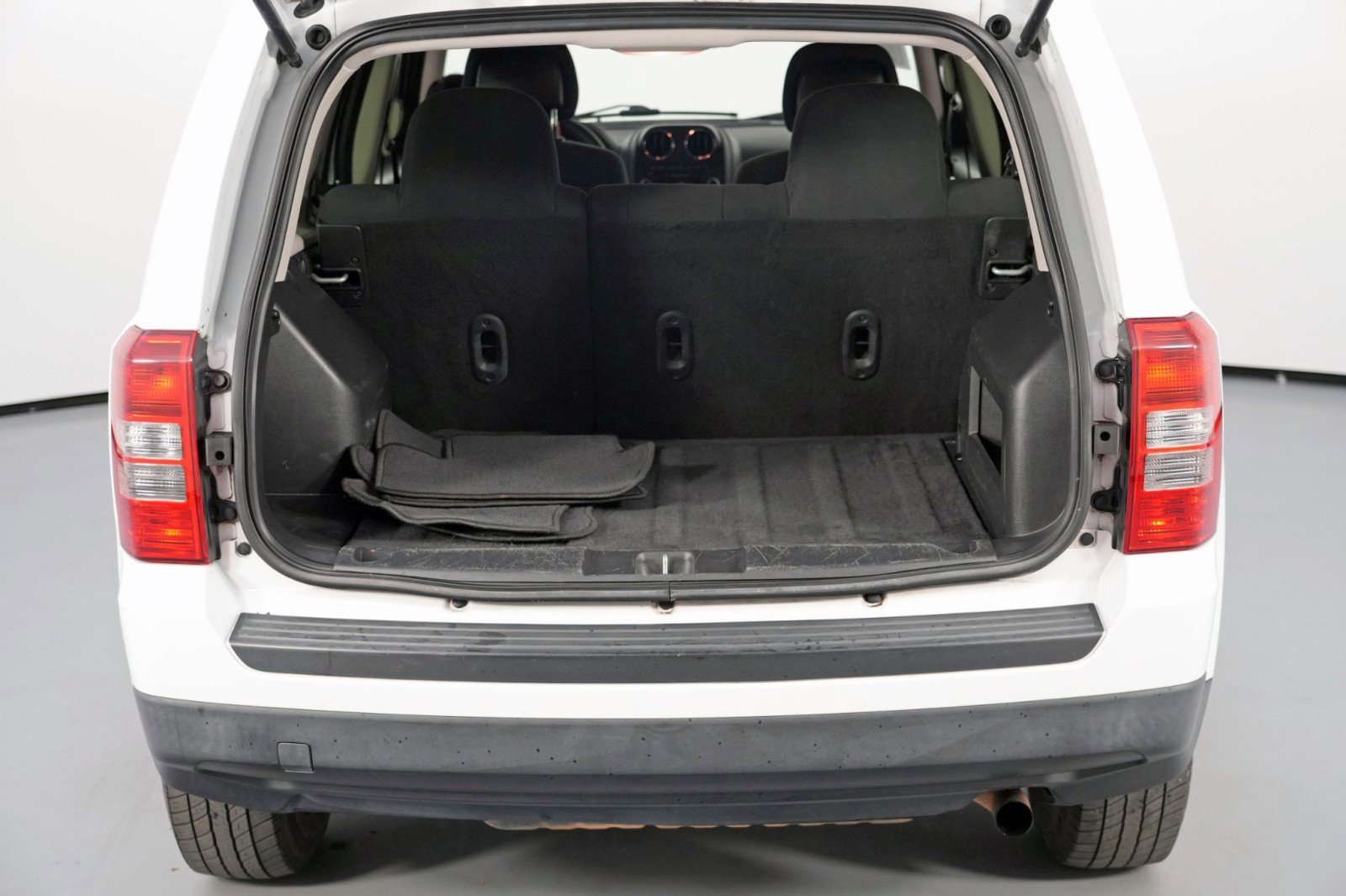 Used 2015 Jeep Patriot Sport w/ Power Value Group image 9