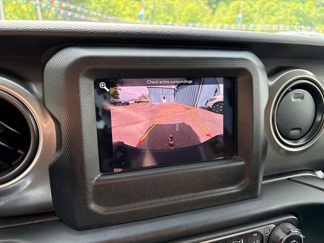 Used 2023 Jeep Gladiator Sport AWD/4WD image 15