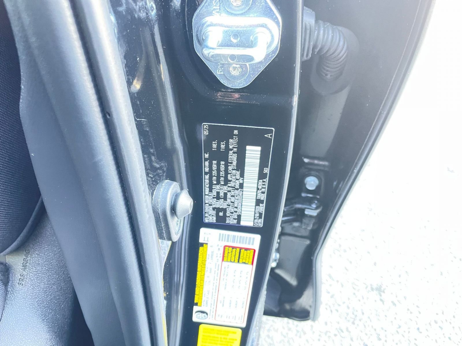 Used 2025 Toyota Highlander LE image 31