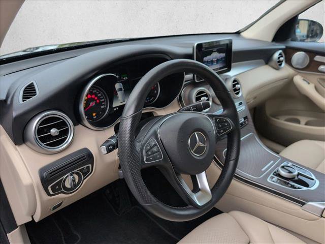 Used 2019 Mercedes-Benz GLC 350e 4MATIC image 10