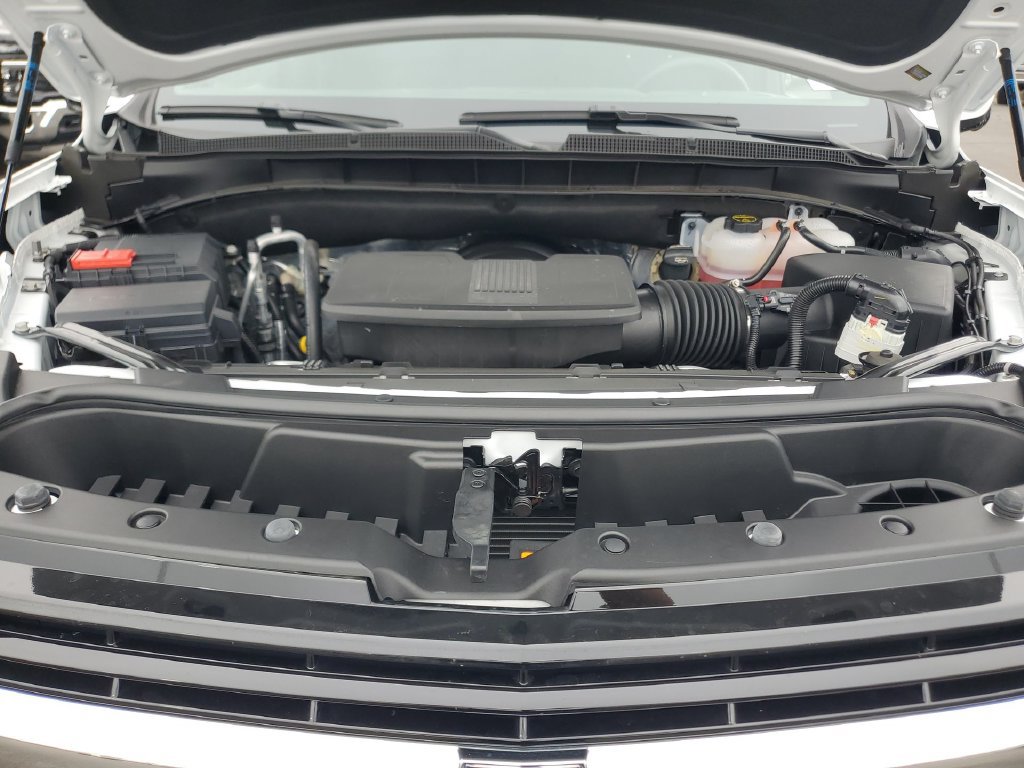 Used 2026 Chevrolet Suburban LS RWD image 29