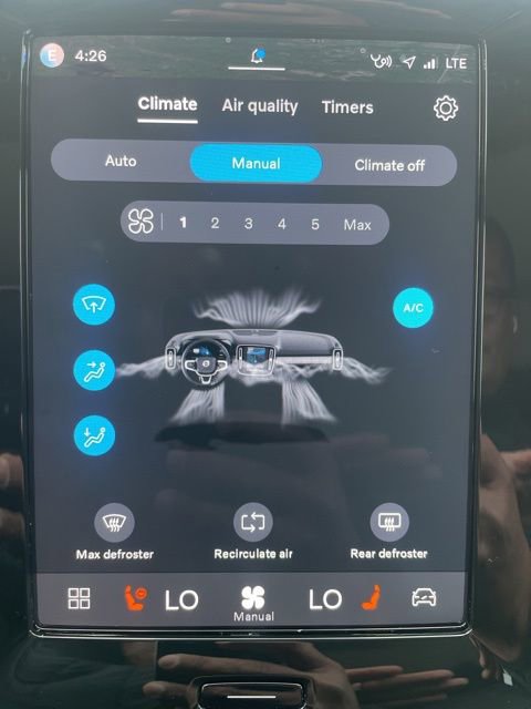 Certified 2024 Volvo XC40 B5 Plus w/ Protection Package Premier image 22