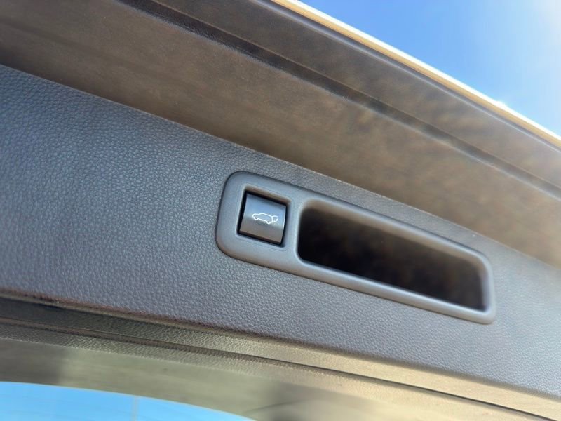 Used 2021 Toyota Highlander XLE image 37