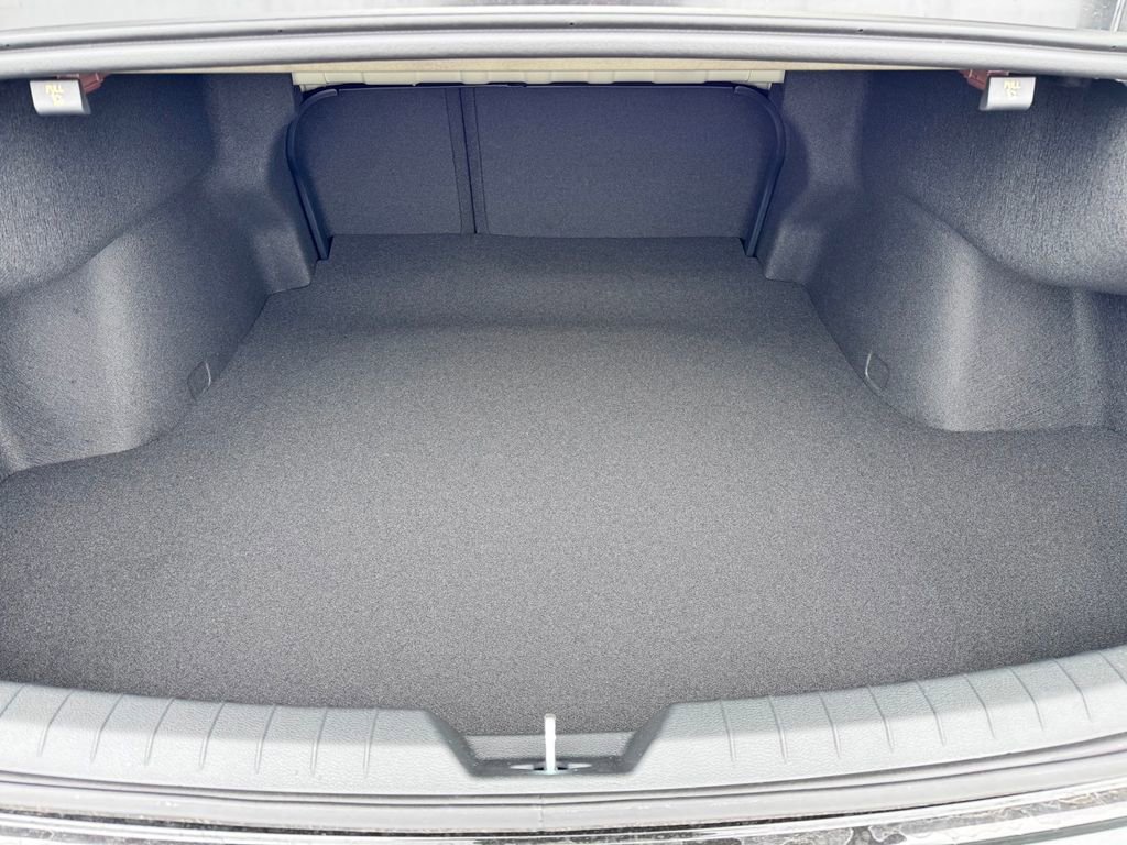 New 2026 Kia K5 LXS image 12