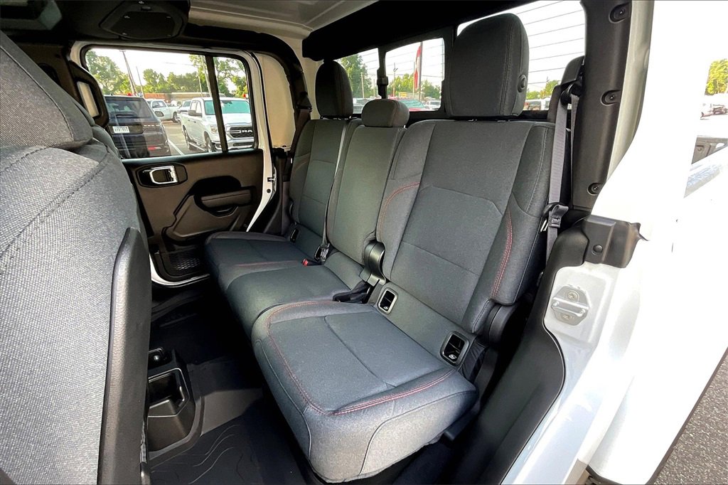 New 2025 Jeep Gladiator Rubicon w/ Convenience Group image 10