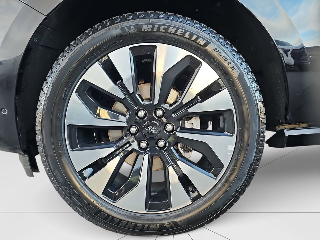 Used 2025 Ford Expedition Platinum w/ Driver's Package image 26