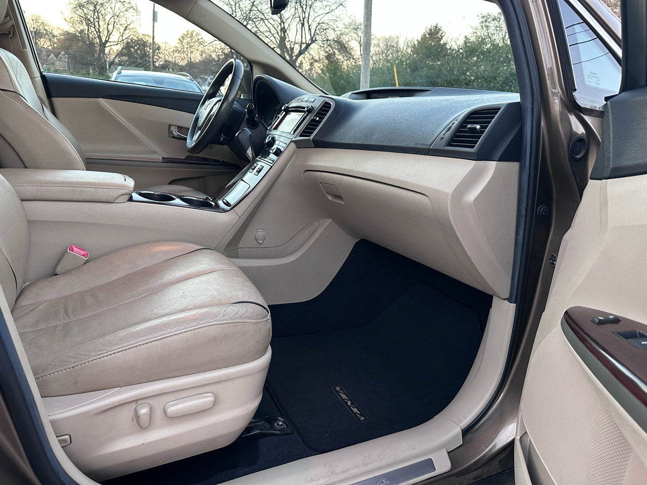 Used 2013 Toyota Venza XLE image 19