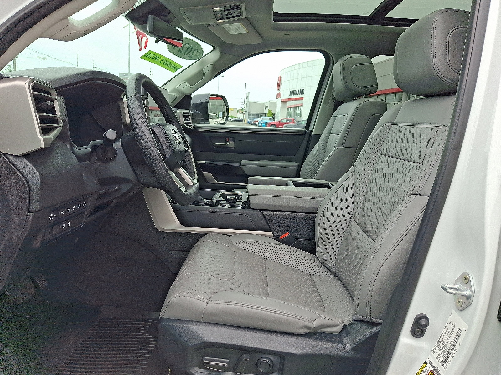 Used 2024 Toyota Tundra Limited AWD/4WD image 14