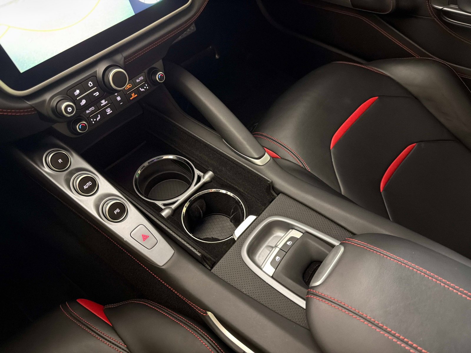 Used 2018 Ferrari GTC4Lusso T RWD image 39