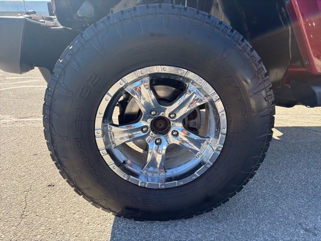 Used 2013 Jeep Wrangler Unlimited Sahara image 31