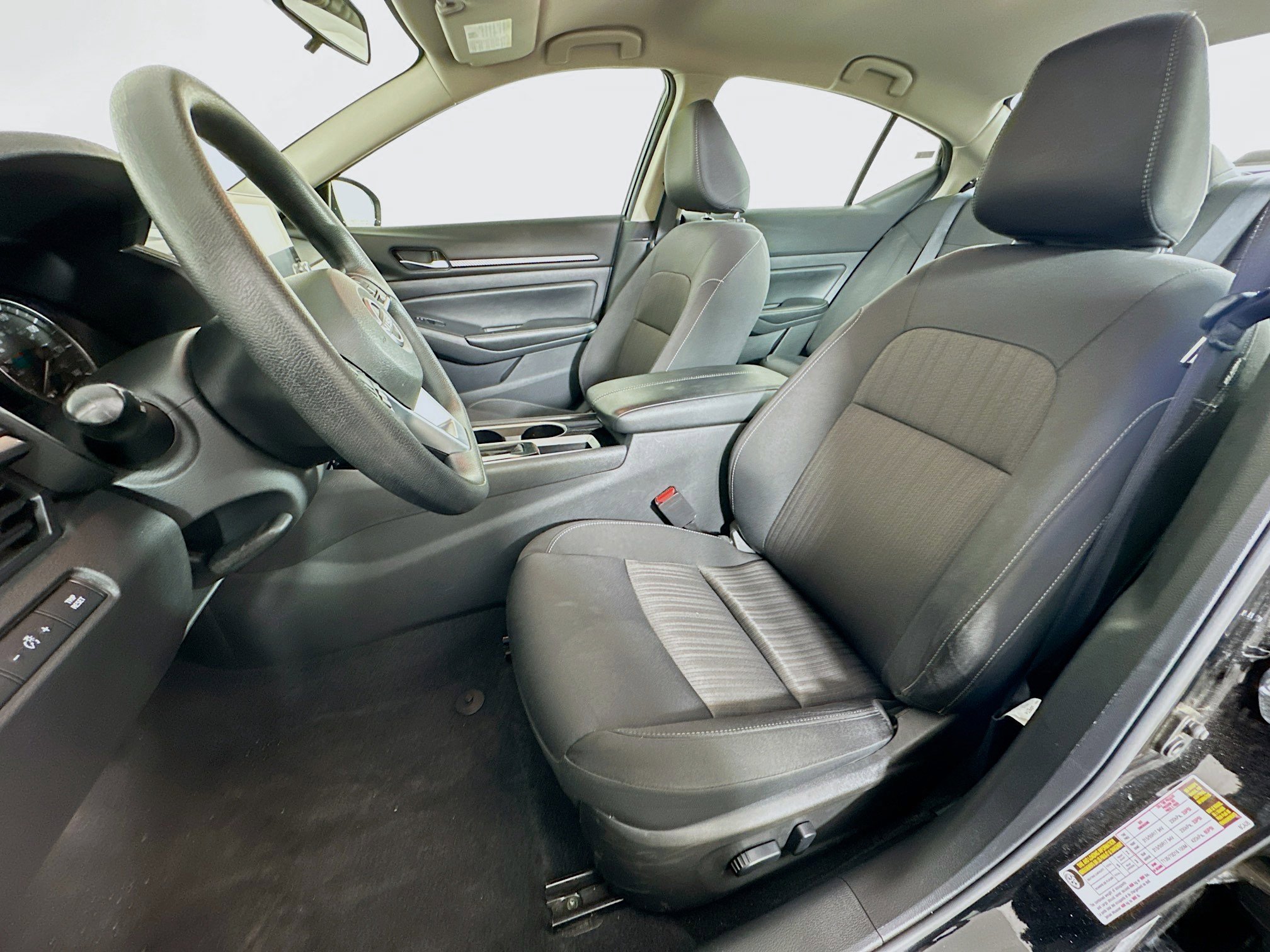 Used 2024 Nissan Altima 2.5 SV image 13