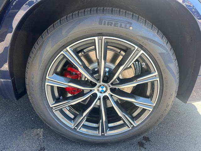 New 2026 BMW X5 xDrive50e w/ M Sport Package AWD/4WD image 7