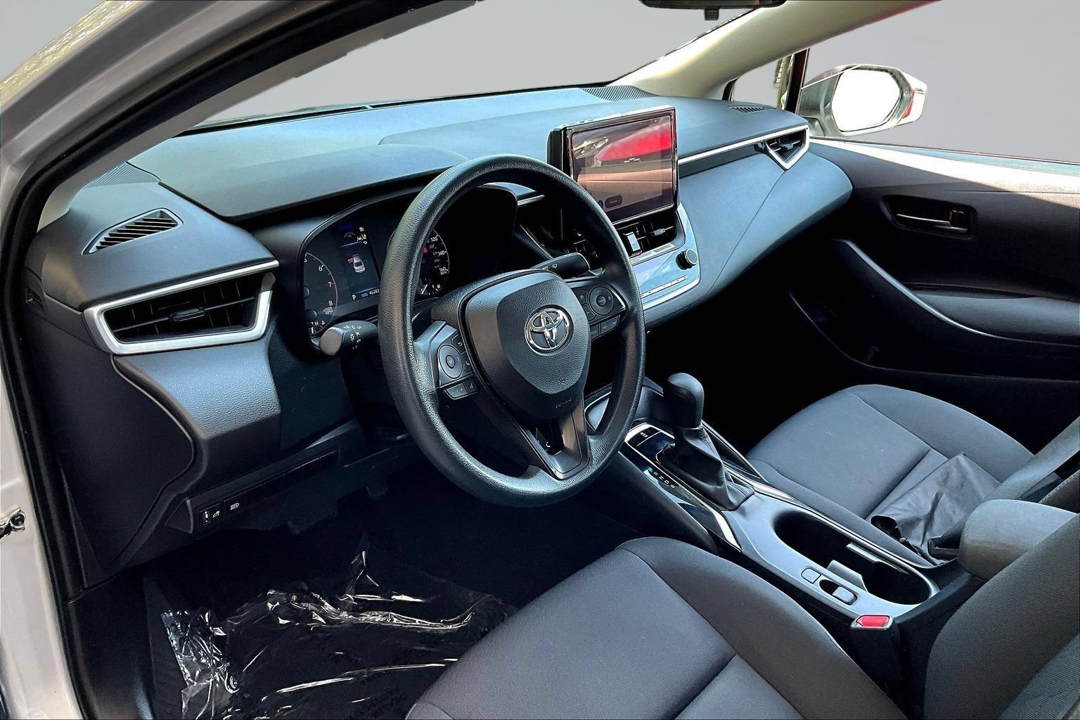 Used 2024 Toyota Corolla LE FWD image 17