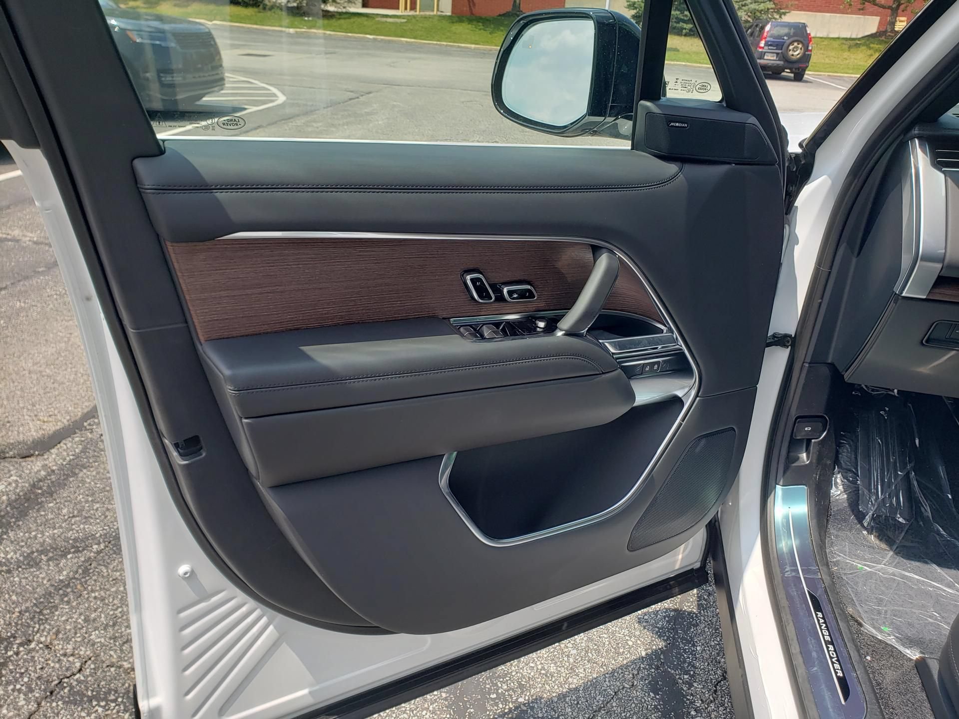 New 2026 Land Rover Range Rover SE AWD/4WD image 10