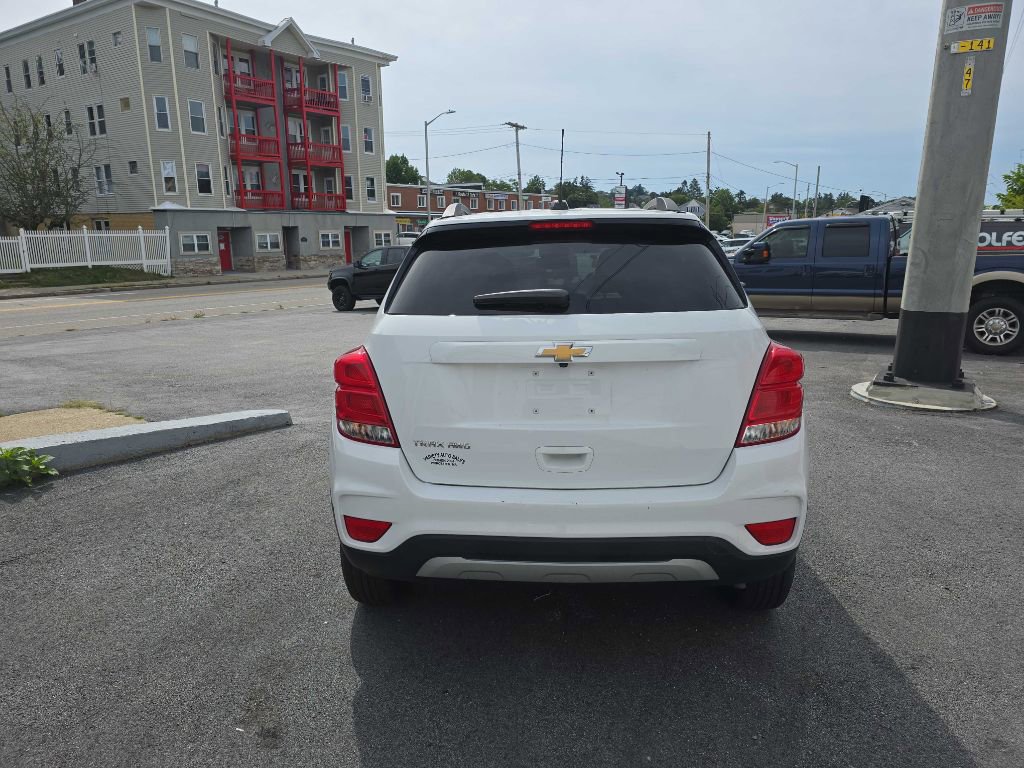 Used 2022 Chevrolet Trax LT w/ LT Convenience Package image 8