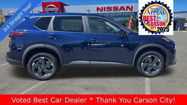 Used 2024 Nissan Rogue SV AWD/4WD image 2