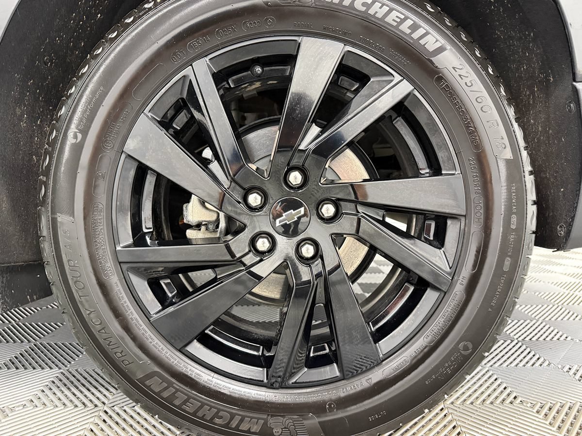 Used 2023 Chevrolet Equinox LS w/ Midnight Edition FWD image 24