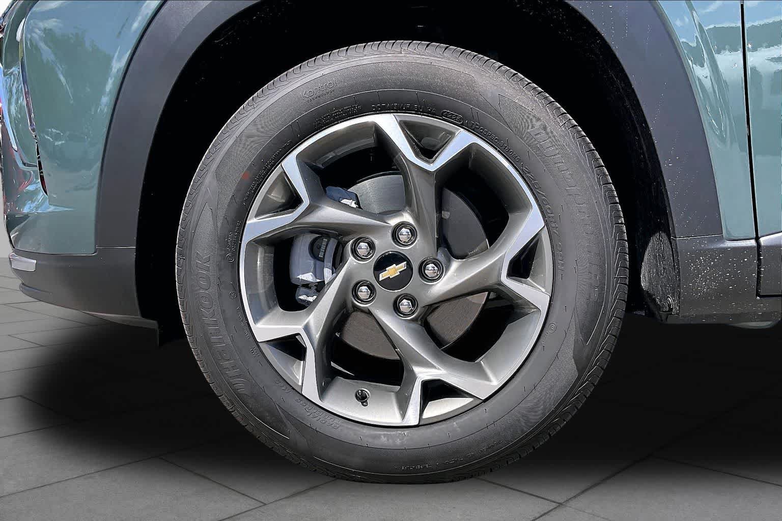 Used 2026 Chevrolet Trax LT w/ LT Convenience Package FWD image 10