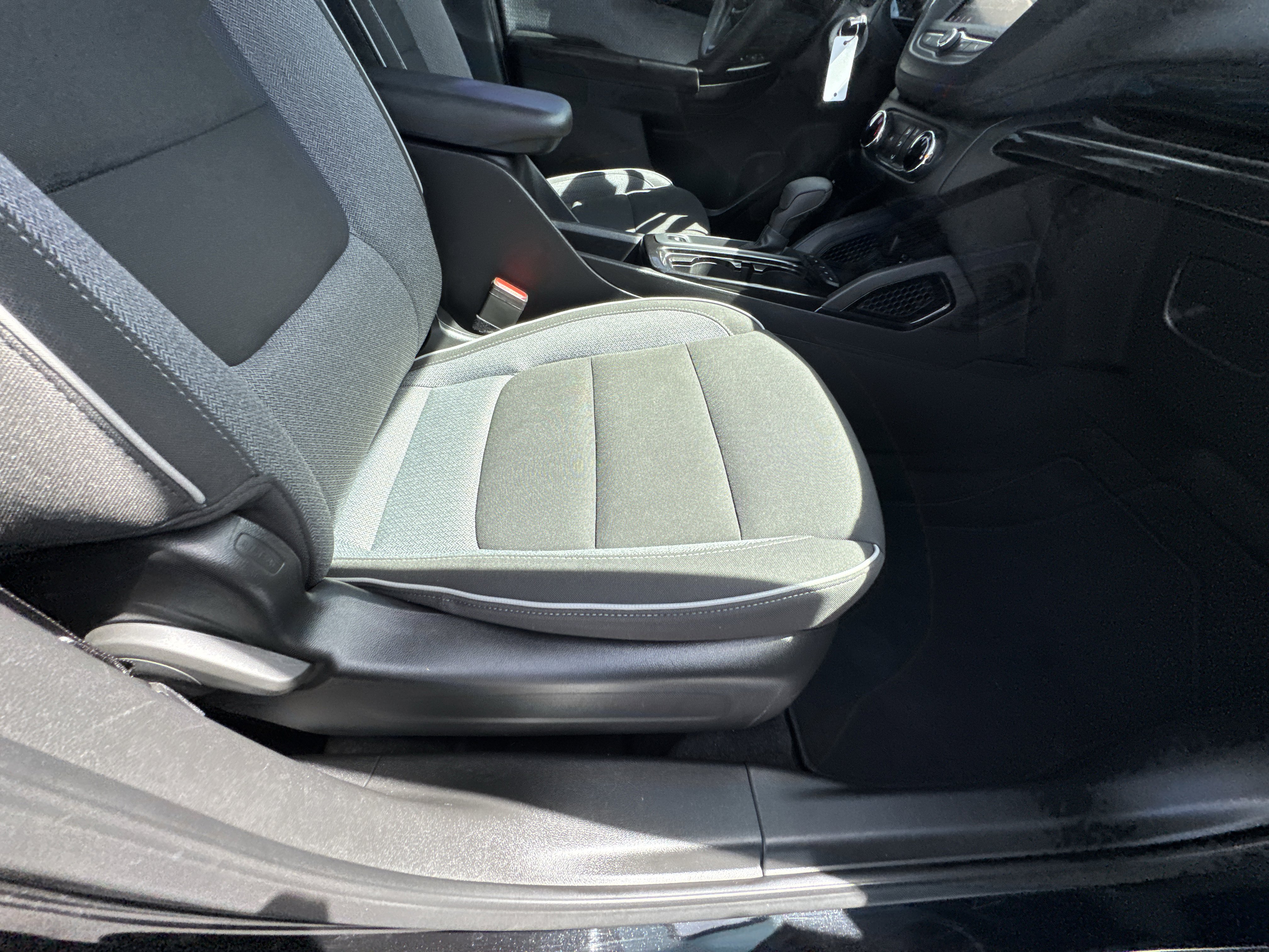 Used 2023 Chevrolet TrailBlazer LS AWD/4WD image 27