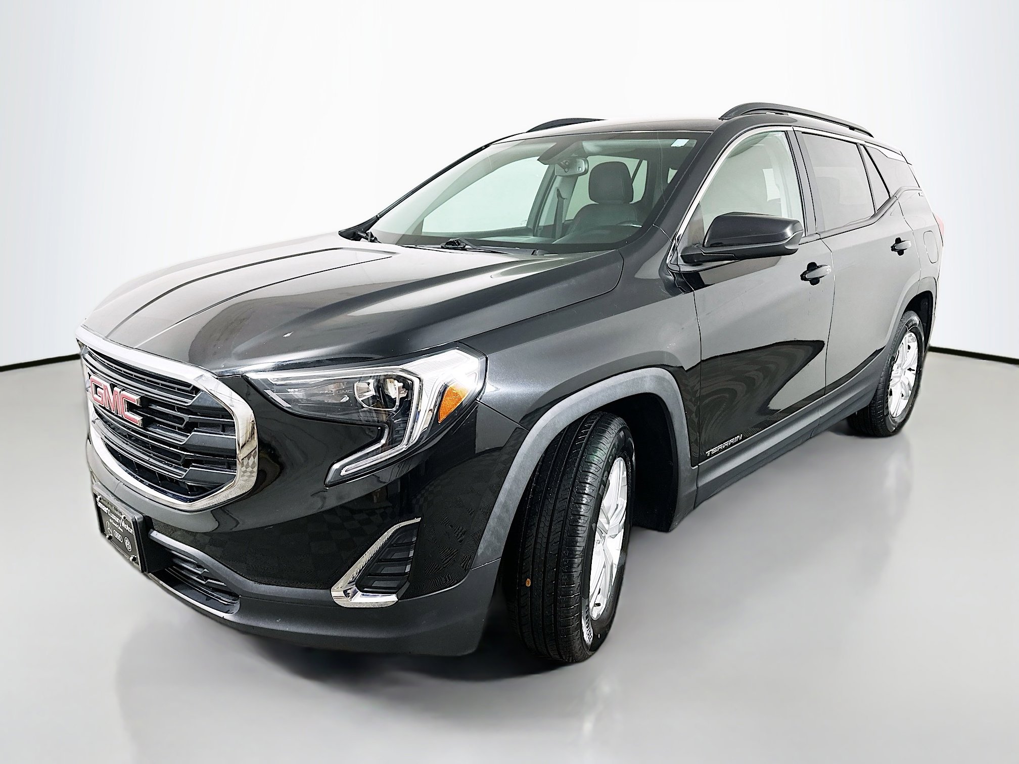 Used 2019 GMC Terrain SLE w/ Driver Convenience Package image 3