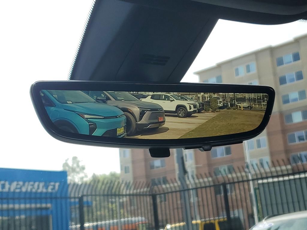 Used 2023 Chevrolet Traverse RS image 28