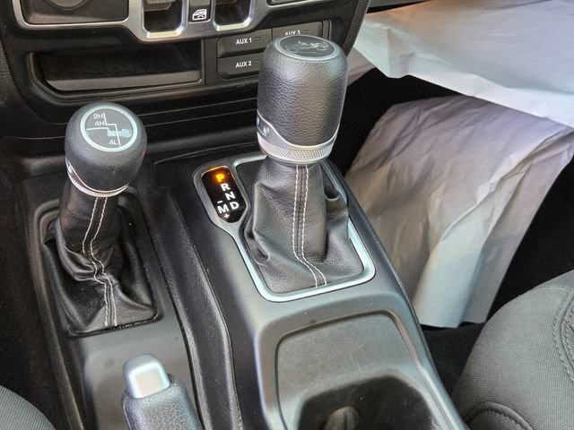 Used 2019 Jeep Wrangler Unlimited Sahara AWD/4WD image 24