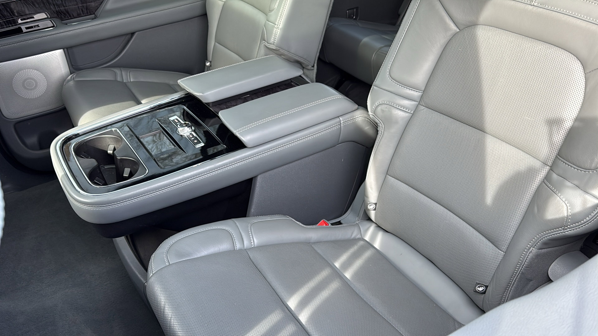 Used 2020 Lincoln Navigator L Reserve w/ Luxury Package image 28