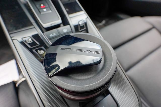 Used 2021 Porsche 911 Carrera 4 AWD/4WD image 64