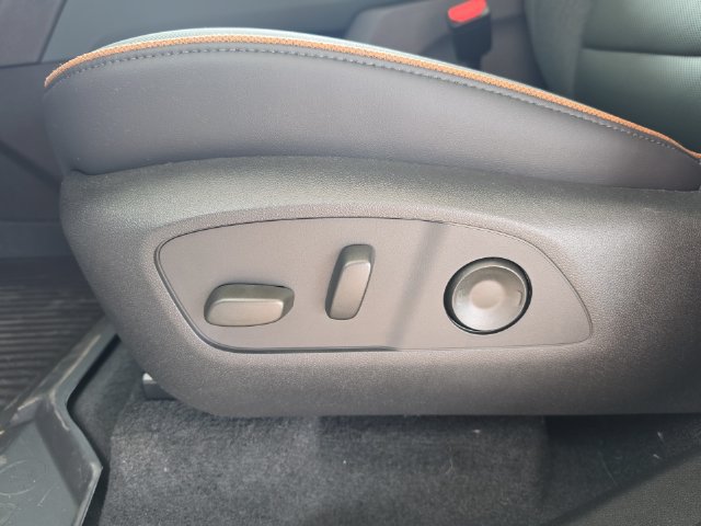 New 2026 GMC Acadia AT4 w/ Luxury Package AWD/4WD image 25