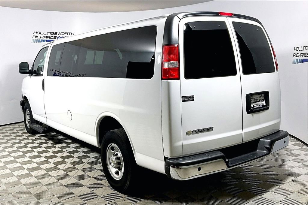 Used 2023 Chevrolet Express 3500 LT w/ LT Preferred Equipment Group RWD image 8
