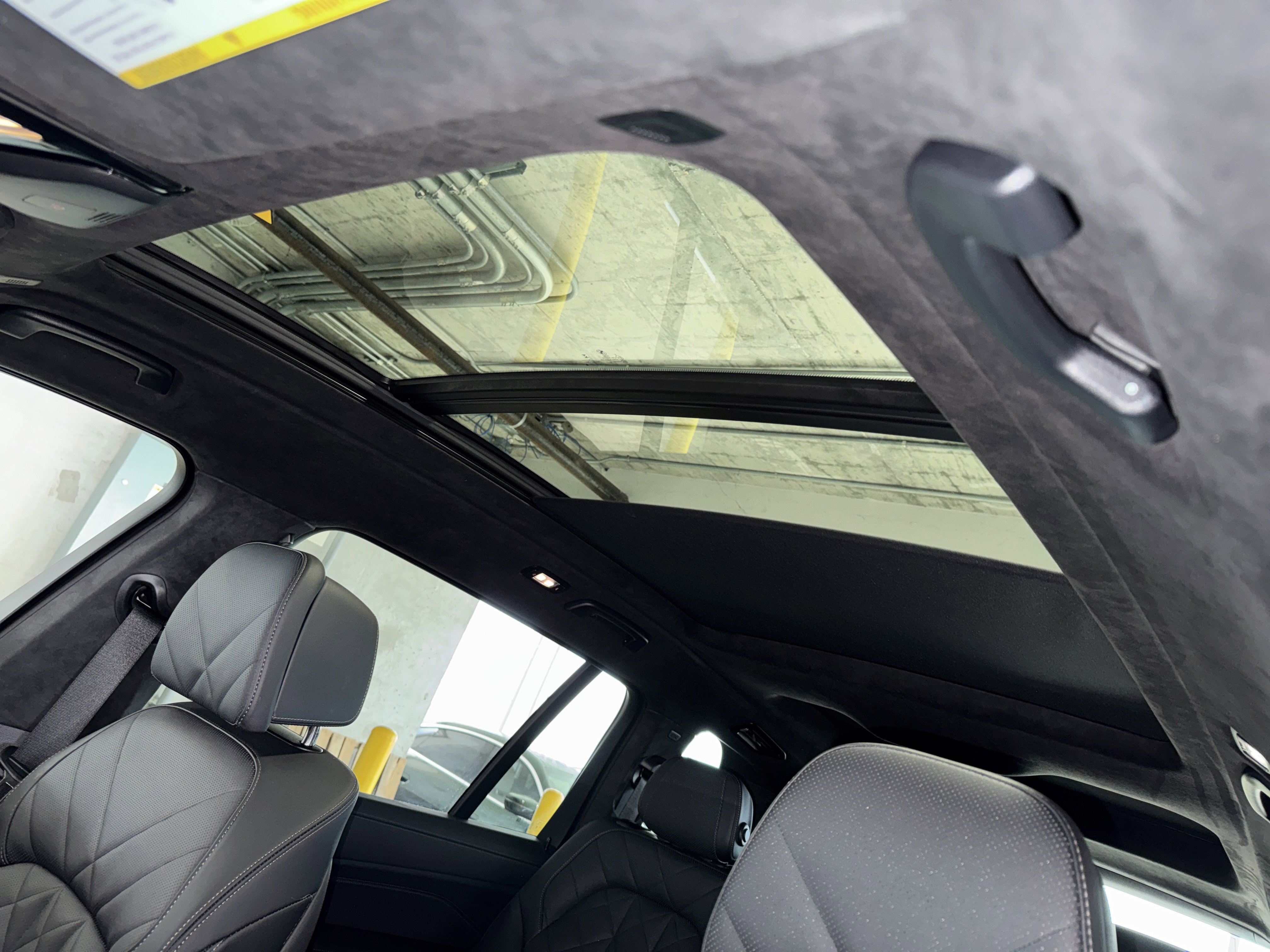 Certified 2025 BMW X7 xDrive40i w/ M Sport Package image 33