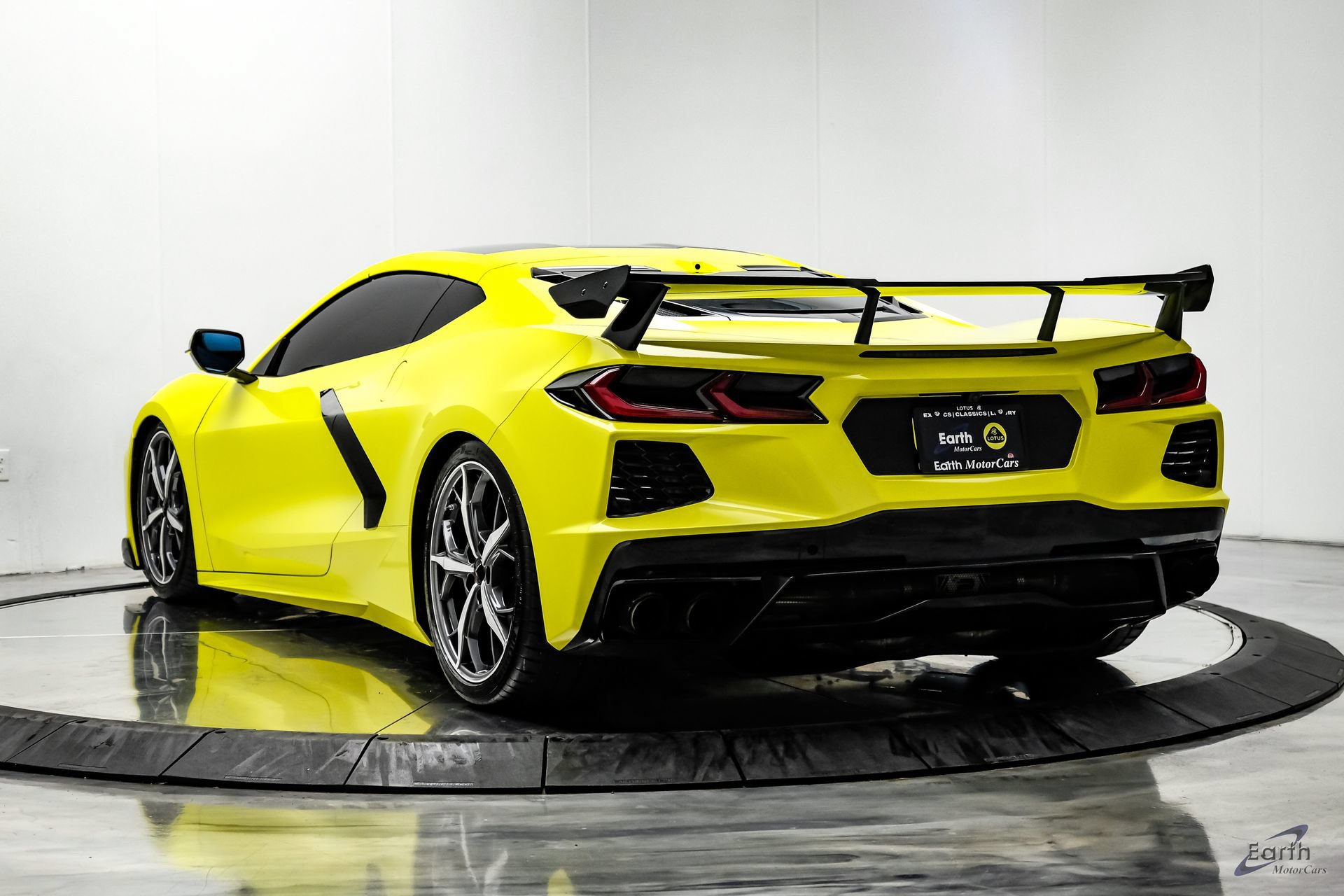 Used 2021 Chevrolet Corvette Stingray Premium Cpe w/ Z51 Performance Package RWD image 14