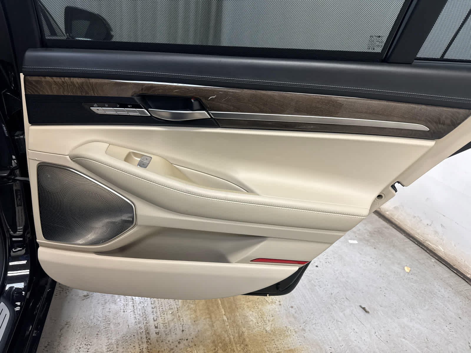 Used 2018 Genesis G90 5.0 Ultimate AWD/4WD image 33
