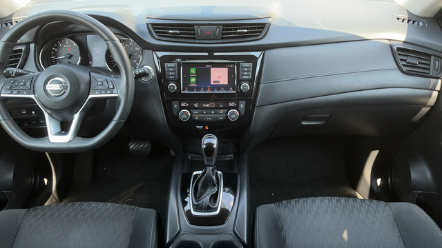 Used 2018 Nissan Rogue SV w/ Premium Package AWD/4WD image 17