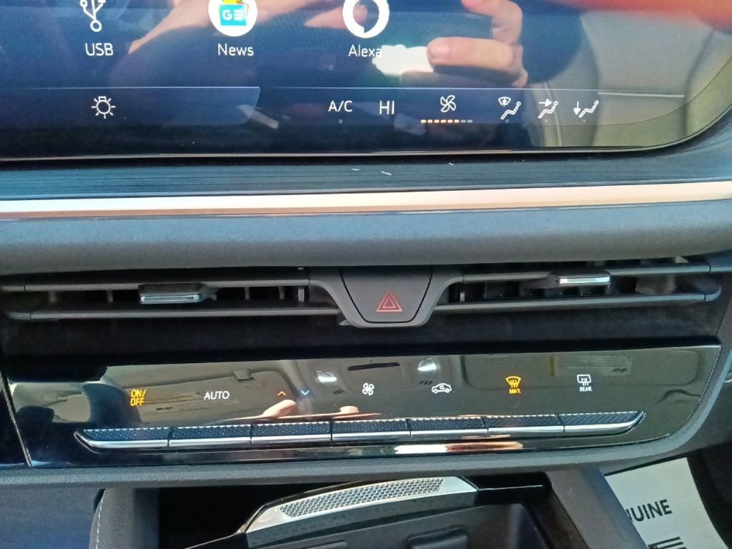 Used 2025 Buick Envision Sport Touring image 24