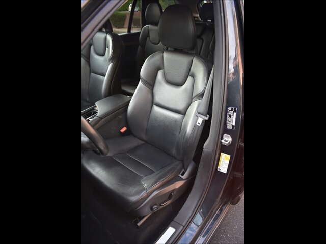 Used 2021 Volvo XC90 T6 Momentum w/ Advanced Package AWD/4WD image 17