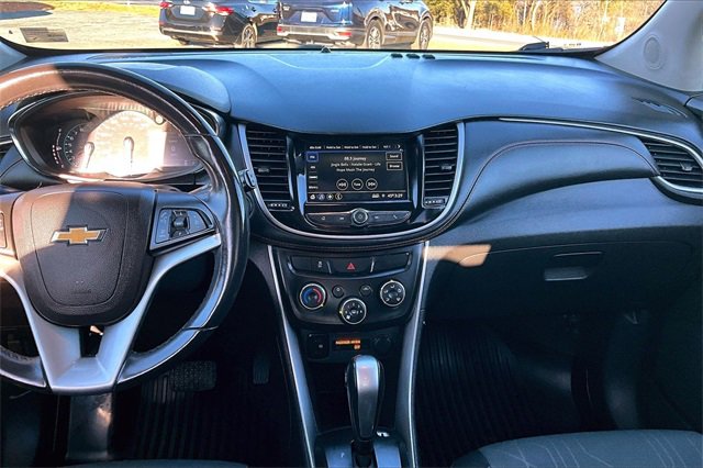 Used 2019 Chevrolet Trax LT w/ LT Convenience Package image 16